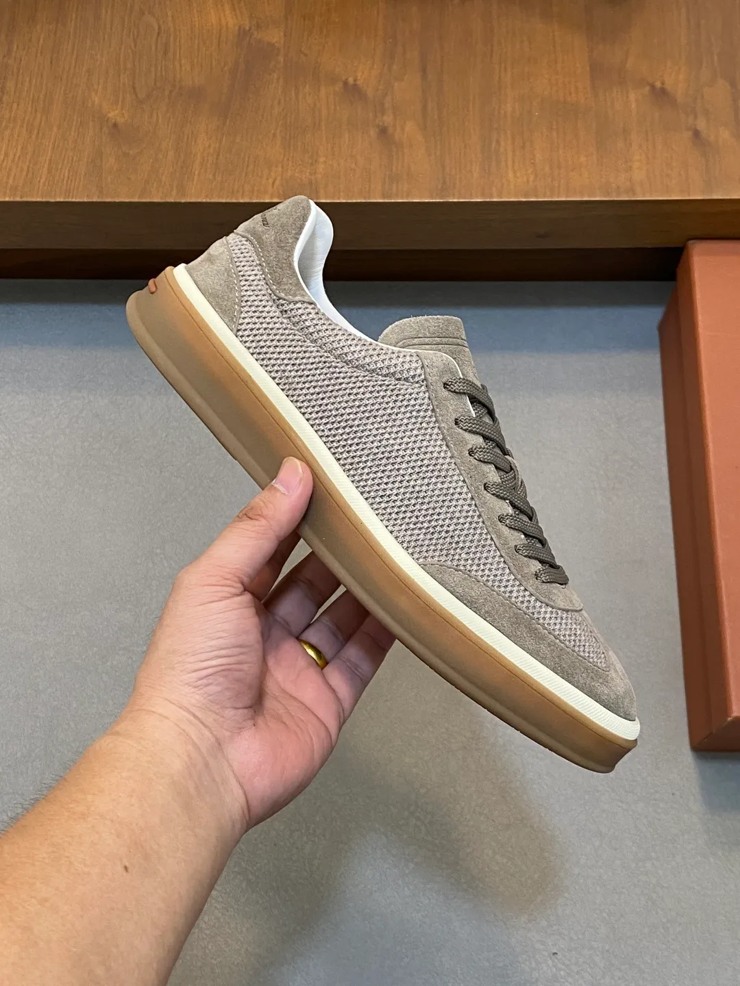 P420 Loro Piana - classic casual shoes, men's lace-up casual shoes and sneakers, high-quality lightweight and comfortable fabrics, suitable for outdoor leisure, the color scheme is young and energetic, it goes great with sportswear or casual suits! Code number: 39-44 (38, 45, 46, can be customized No. 088